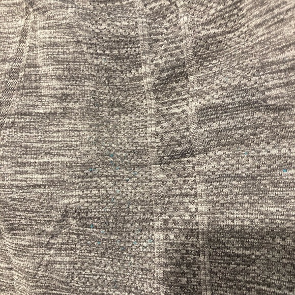 Lululemon tech long sleeve running shirt - Picture 4 of 4